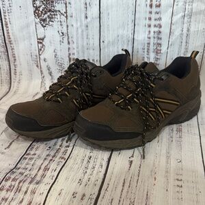 Men's Brown and Black Athletic Shoes